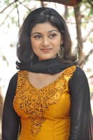 Oviya New Photo Stills